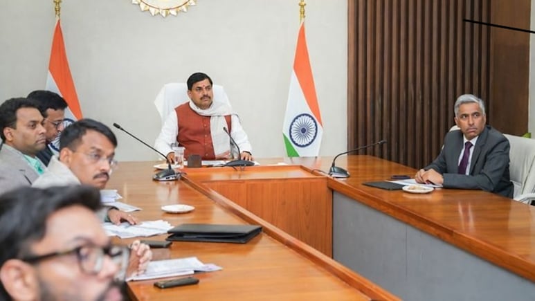 इंदौर दूषित पानी मामला: CM मोहन यादव सख्त, हाई लेवल की मीट&zwj;िंग में ल&zwj;िया तगड़ा एक्&zwj;शन