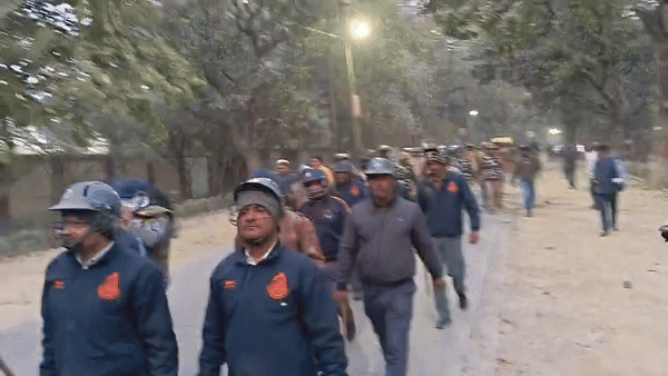 मारपीट और पत्थरबाजी... काशी हिंदू विश्वविद्यालय के दो हॉस्टलों के बीच क्यों मचा बवाल?