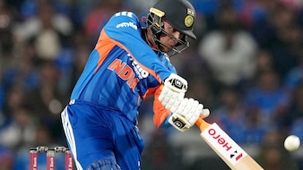 1st T20I Live: Abhishek Sharma Falls For 84 Off 35, India 7 Down vs NZ