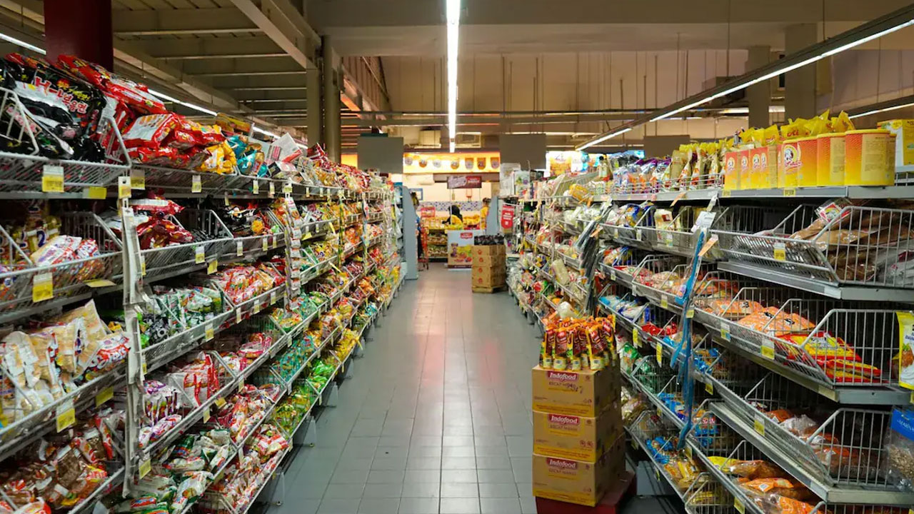 Explained: From Milk To iPhones What India's Last Minute Shopping Looked Like In 2025