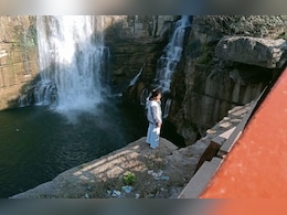 विश्व प्रसिद्ध पुरवा वाटरफॉल में आत्महत्या की कोशिश, पुलिस ने परिजनों की मदद से बचाई जान