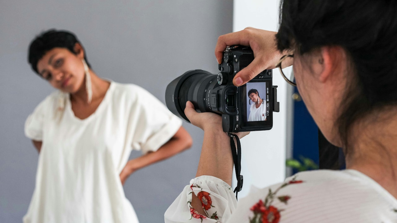 Why High-rise Bottoms Are Better Than Low Waist When Styling Trendy Cropped Tops