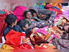 बीत गई कड़ाके की ठंड, लेकिन बिहार का समाज कल्याण विभाग नहीं बांट सका 30 हजार से ज्यादा कंबल