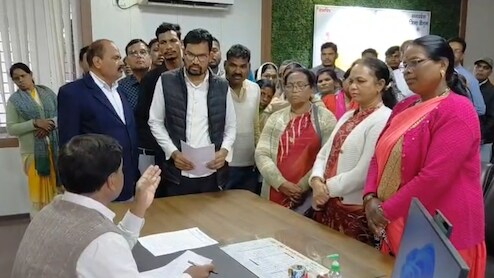 दरियादिल कलेक्टर: जिन महिला रसोईयों ने की थी सुसाइड की कोशिश, उनकी वापसी के दिए निर्देश