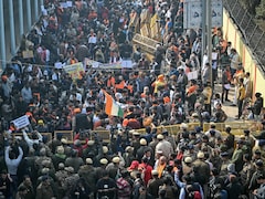 ढाका फिर बना रणभूमि : चुनाव से पहले क्यों सुलगा बांग्लादेश? जानिए उस्मान हादी के समर्थकों की क्या-क्या है मांग