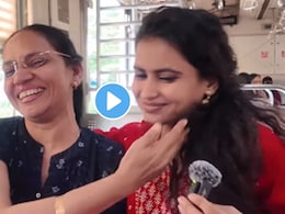 महिलेला 10 वर्षानंतर मुंबई लोकलमध्ये भेटली शाळेतील कडक शिक्षिका, व्हिडीओ पाहून विद्यार्थी म्हणाले, या बाईंनी..