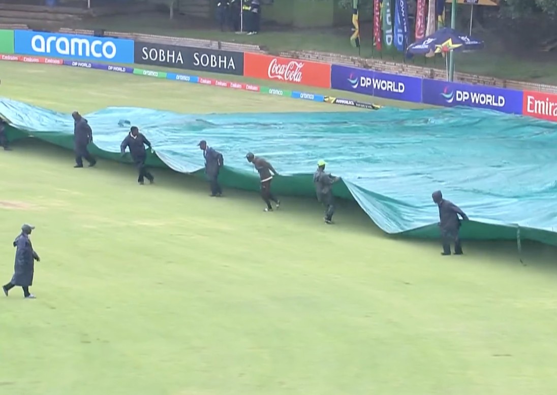 IND vs BAN&nbsp;U19 World Cup LIVE Score: बारिश की फिर से हुई एंट्री, खेल रुका, जाने टीम इंडिया की स्थिति