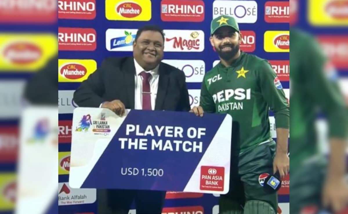 SL vs PAK 1st T20I: शादाब खान ने रचा इतिहास, पाकिस्तान टी20 में कभी ऐसा नहीं हुआ