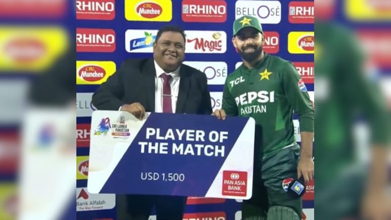 SL vs PAK 1st T20I: शादाब खान ने रचा इतिहास, पाकिस्तान टी20 में कभी ऐसा नहीं हुआ