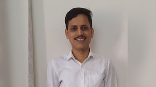 मामूली कहासुनी पर मुंबई लोकल में प्रोफेसर की चाकू से गोदकर हत्या, सीसीटीवी की जांच कर रही है पुलिस