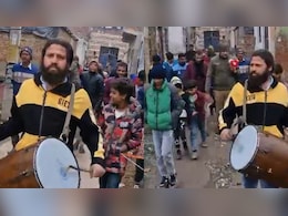 हापुड़ के हिस्ट्रीशिटर दीपक के घर के बाहर पुलिसवालों ने क्यों बजाया ढोल? VIDEO देखें