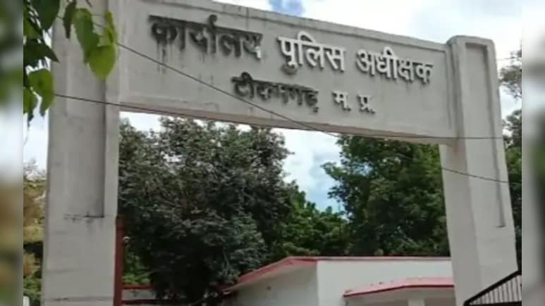 टीकमगढ़ में दंपती की दर्दनाक मौत: पति ने फांसी लगाई, पत्नी ने कुएं में कूदकर दी जान, 3 माह का मासूम हुआ अनाथ