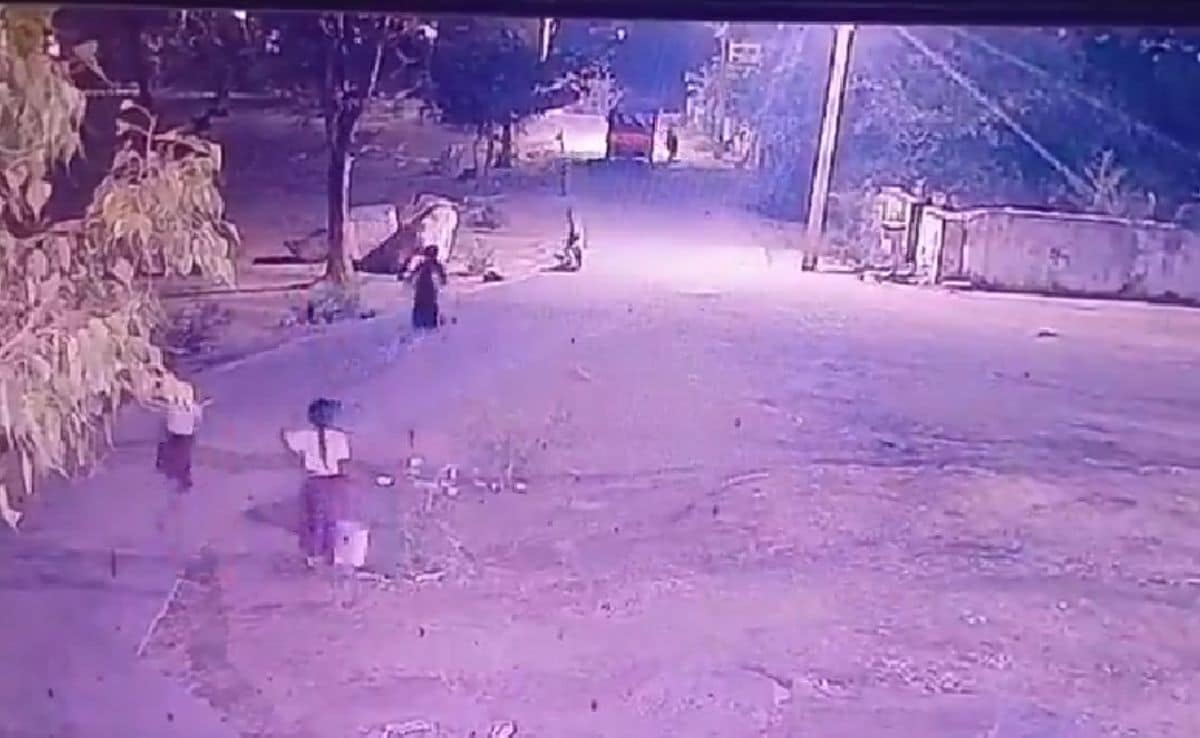 Schoolgirl Tasked With Transporting Chairs, Dies After Falling Off Auto In Telangana