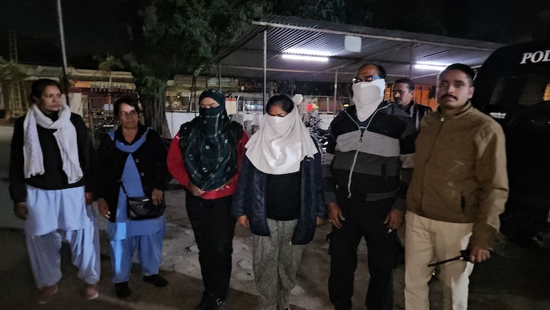 रतलाम में पति-पत्नी ने घर को बनाया देह व्यापार का अड्डा, दिल्ली से आई पश्चिम बंगाल की युवती सहित तीन गिरफ्तार
