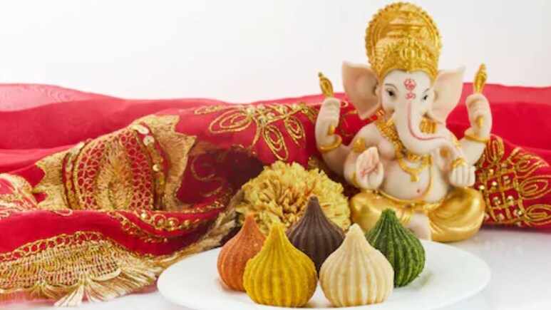 Sakat Chauth 2026: कल रखा जाएगा सकट चौथ व्रत, जानिए इस दिन क्या करें और क्या न करें