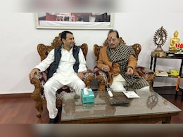 बिहार के डिप्टी CM विजय सिन्हा से मिलने उनके घर पहुंचे तेज प्रताप यादव, जानिए क्या है माजरा