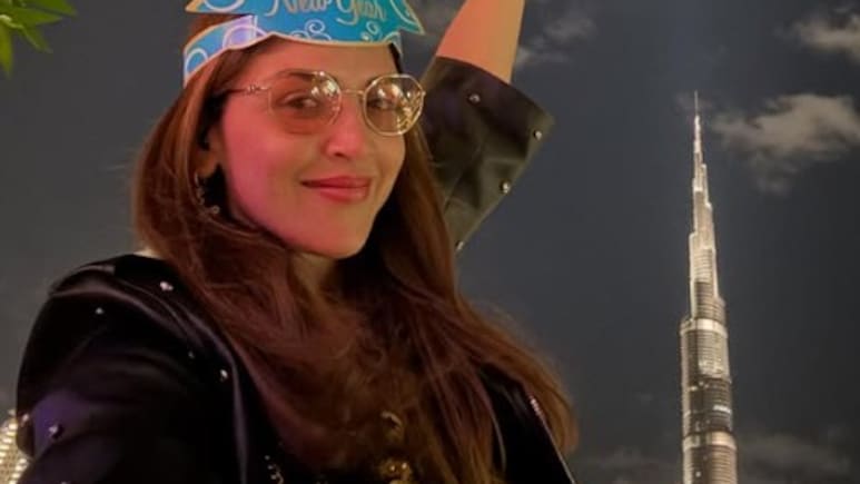 ईशा देओल ने नए साल पर पापा धर्मेंद्र को किया याद, आसमान पर सितारा दिखाते हुए कहा लव यू पापा