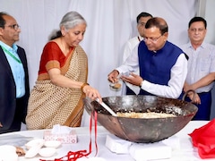 Union Budget 2026-27: संसद के बजट सत्र से पहले हलवा सेरेमनी, वित्त मंत्री ने दी अपनी टीम को शुभकामनाएं