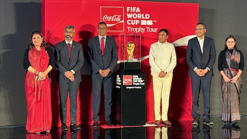 पुरुष और महिला टी20 वर्ल्ड कप के बीच 2026 में चढ़ेगा फुटबॉल वर्ल्ड कप का बुखार, भारत आई ट्रॉफी