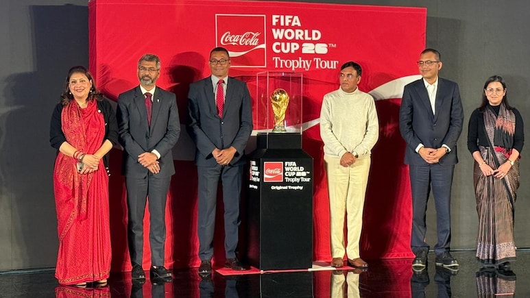 पुरुष और महिला टी20 वर्ल्ड कप के बीच 2026 में चढ़ेगा फुटबॉल वर्ल्ड कप का बुखार, भारत आई ट्रॉफी