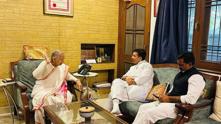 Rahul Gandhi To Visit Indore Amid Contaminated Water Deaths, Gets 'Surprise' Welcome