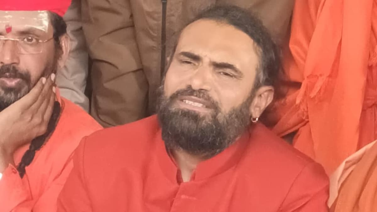 साध्वी के पिता वीरम नाथ ने बेटी की मौत की जांच की मांग की है