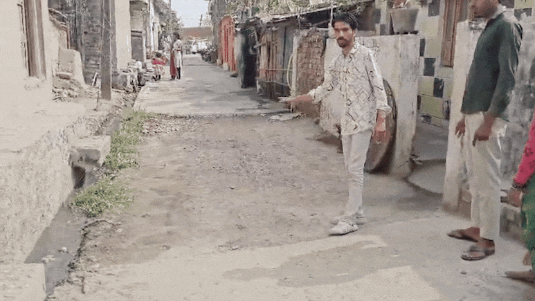 वोट नहीं तो रोड नहीं... देवास में यह सच हो गया, सरपंच यशोदा ने सड़क बनवाई, बीच में एक घर छोड़ा, देखें तस्वीरे