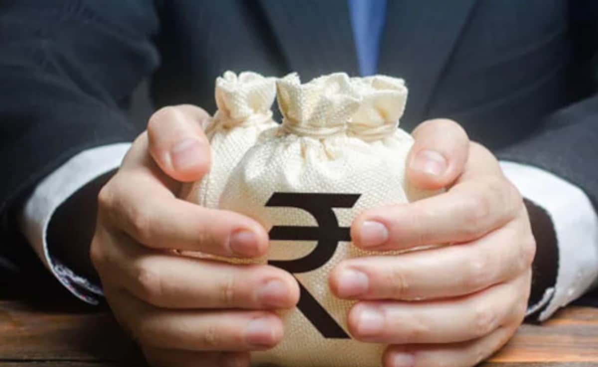 मौत के बाद बैंक खाते में रखे पैसों पर किसका हक? रिश्तेदारों के लिए हो सकती है बड़ी झंझट, नियम जान लीजिए