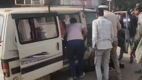 Rajasthan: बच्चों से भरी स्कूल वैन में लगी आग, गाड़ी में था LPG गैस सिलेंडर... मची अफरा-तफरी