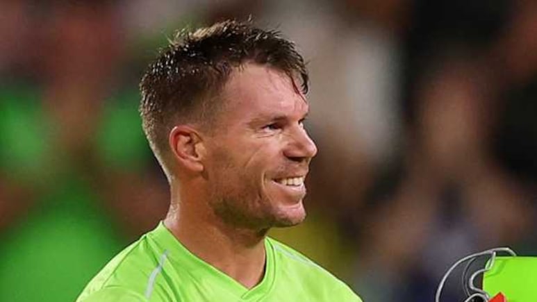 VIDEO: 11 चौके, 4 छक्के, 39 साल और 81 दिन की उम्र में डेविड वॉर्नर का धमाका, शतक जड़ सबको चौंकाया