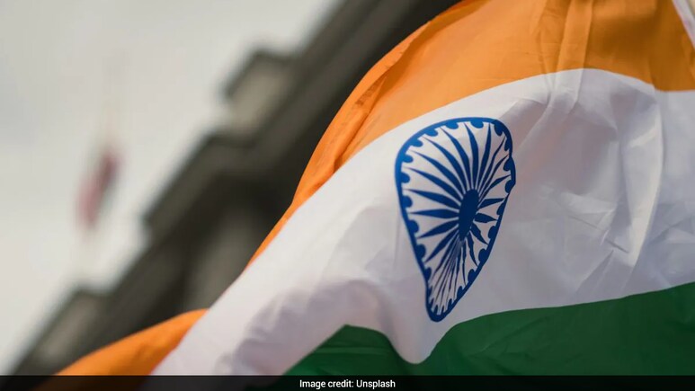Republic Day 2026: झंडा 'होस्ट' और 'अनफर्ल' करने में क्या अंतर है? जानें गणतंत्र दिवस से जुड़े ये खास नियम