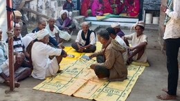 पिता ने जिंदा बेटी को मृत घोषित किया, समाज-परिवार को बुलाकर कराया मृत्यभोज