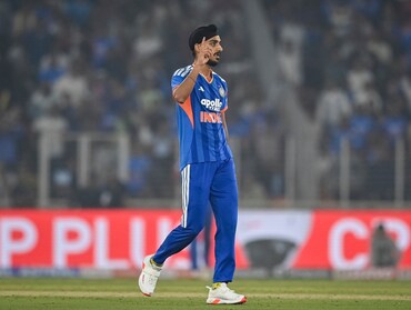 IND vs NZ LIVE Score, 4th T20I: अर्शदीप को पहले ओवर में पड़ी मार, सीफर्ट कर रहे आक्रमक बल्लेबाजी