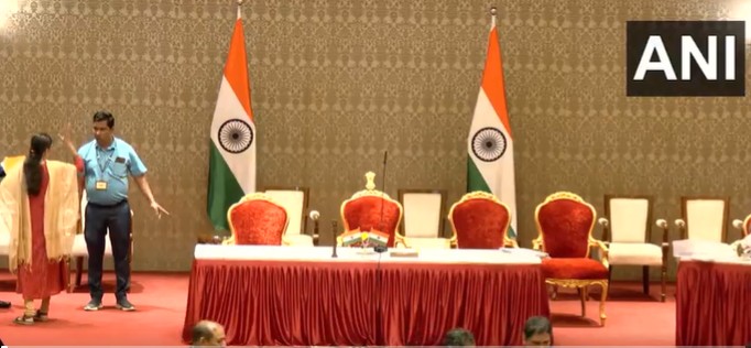 Live : सुनेत्रा पवार सर्वसम्मति से NCP विधायक दल की नेता चुनी गईं, राज्यसभा सांसद के पद से दिया इस्तीफा