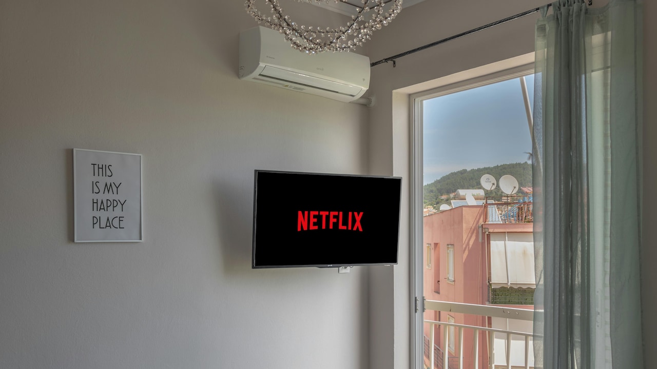 TV Screen Size Vs Resolution: What Really Affects Picture Quality At Home TV Screen Size Vs Resolution: What Really Affects Picture Quality At Home