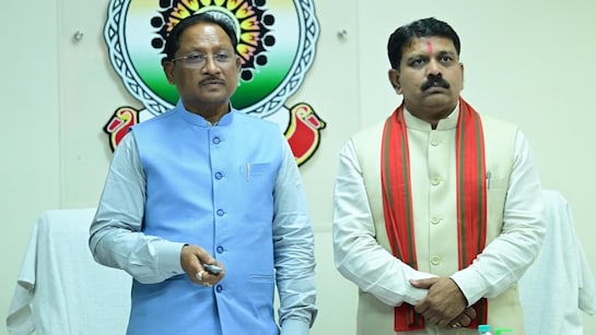 छत्तीसगढ़ पुलिस को मिला रजत जयंती पदक: CM विष्णु देव साय ने किया विमोचन,  जानें क्या है इसकी खास पहचान? | Chhattisgarh Police Silver Jubilee Medal  Launched by CM Vishnu Deo Sai