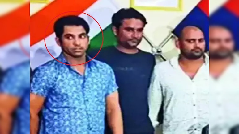 वारंट के बावजूद स्क्रैप माफिया रवि काना की रिहाई पर कोर्ट सख्त, बांदा जेल अधीक्षक से मांगा जवाब, जेलर निलंबित