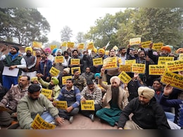 फर्जी वीडियो और गुरुओं की बेअदबी के खिलाफ AAP का प्रदर्शन, BJP, कांग्रेस और अकाली दल नेताओं का किया घेराव