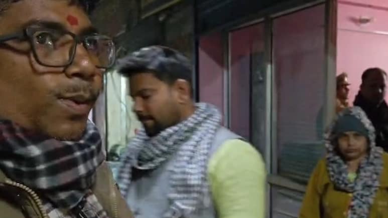 यूपी के चंदौली में कोडीनयुक्त कफ सीरप को लेकर बड़ी कार्रवाई, ड्रग माफियाओं में मचा हड़कंप