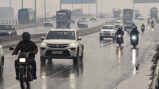 आसमान में घने बादल, दिल्ली NCR में आज फिर बारिश के आसार! यूपी-उत्तराखंड से लेकर पंजाब तक बदलेगा मौसम