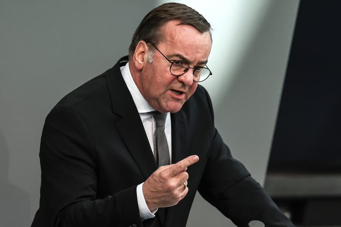 जर्मनी के रक्षा मंत्री ने ट्रंप से क्यों की माफी मांगने की मांग? बोले-अमेरिका पर निर्भर नहीं रह सकते