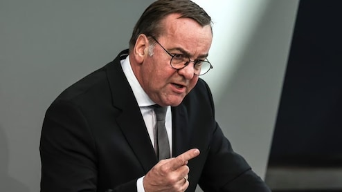 जर्मनी के रक्षा मंत्री ने ट्रंप से क्यों की माफी मांगने की मांग? बोले-अमेरिका पर निर्भर नहीं रह सकते