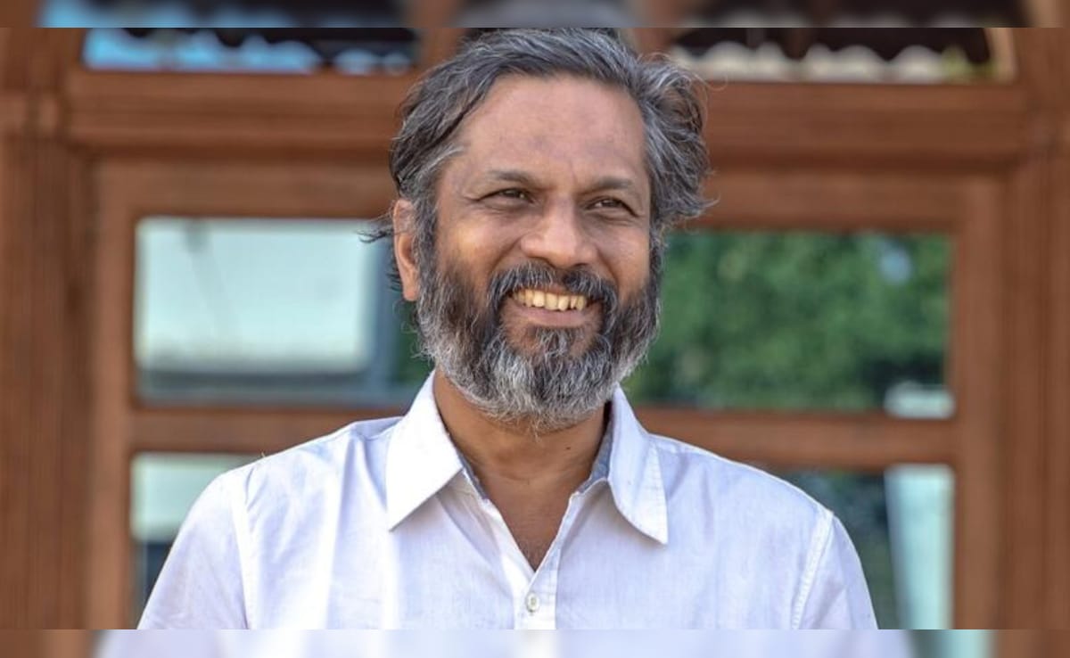 A 'Cow Urine Research' Dare To Zoho Founder After IIT Head Gets Padma Shri