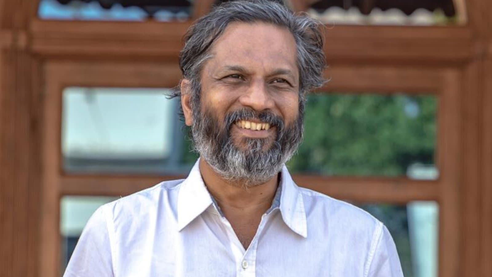 Zoho Founder Advocates Social Media Ban for Young Children in India Following France's Example