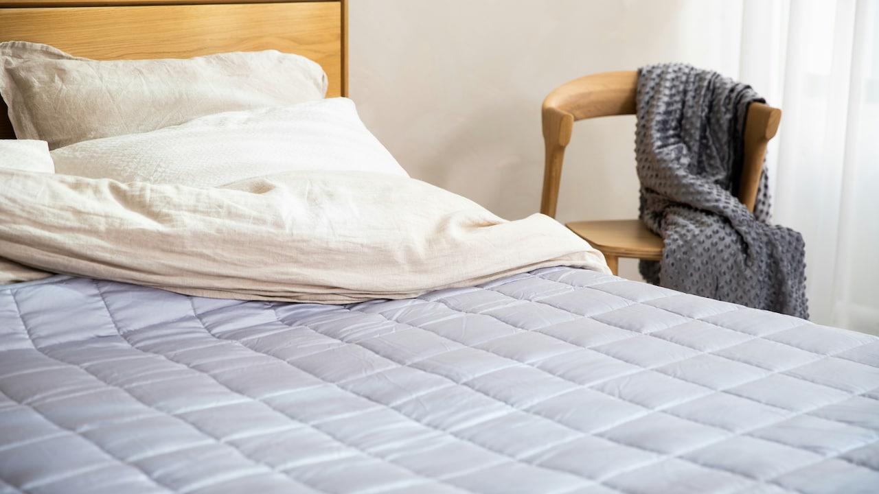 Heavy vs Lightweight Duvets: Know The Pros, Cons And Which One You Should Choose.