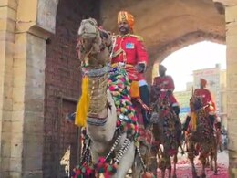 BSF के सजे-धजे ऊंट और विदेशी पर्यटकों का जमावाड़ा, डेजर्ट फेस्टिवल के रंगों में रंगा रेगिस्तान