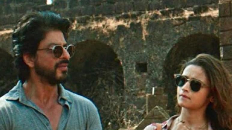 Alia Bhatt Calls Shah Rukh Khan Her "Favourite Co-Star Ever", Shares Throwback Pic From <i>Dear Zindagi</i> Set