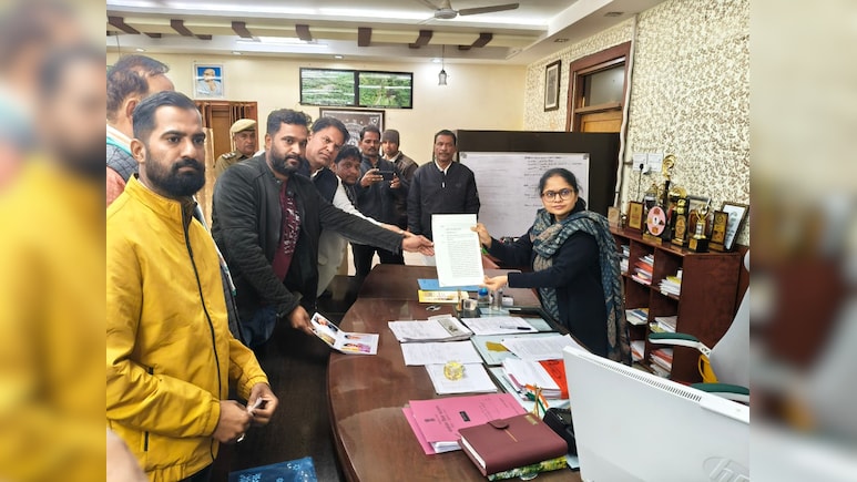 प्रतापगढ़ में पुलिस की दबंगई, कांग्रेस पार्षद के घर में घुसकर परिवार से मारपीट और लूट का आरोप&nbsp;