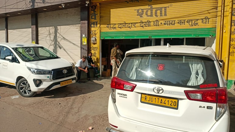 बीकानेर में घी कारोबारी समूह पर Income Tax का एक्शन, कई ठिकानों पर एक साथ पड़ा छापा&nbsp;