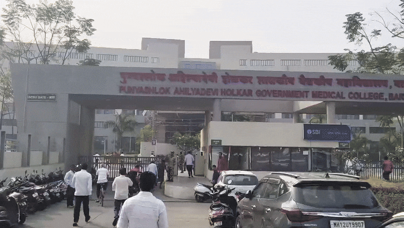 अजित दादा नहीं रहे-खबर सुनते ही अस्पताल की तरफ दौड़े समर्थक, बारामती मेडिकल कॉलेज में उमड़ा जनसैलाब